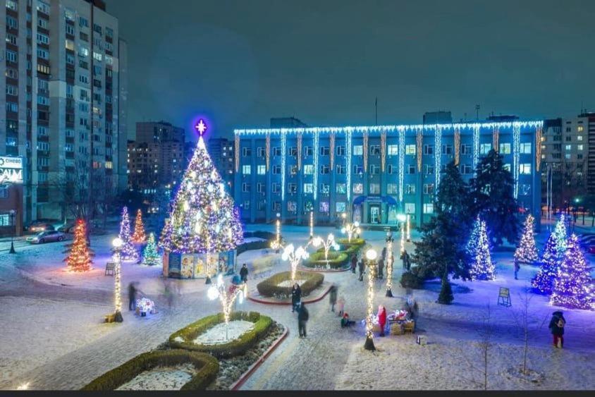 Роскошная 3К Квартира 170М2 На Оболонской Набережной Kiev Exterior foto